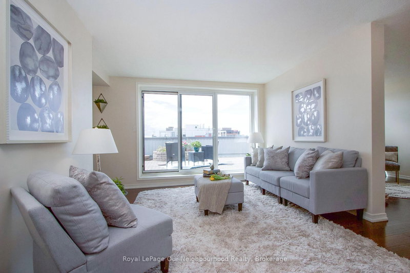 702 - 80 Athol St E, Oshawa, L1H 8B7 | Image 2