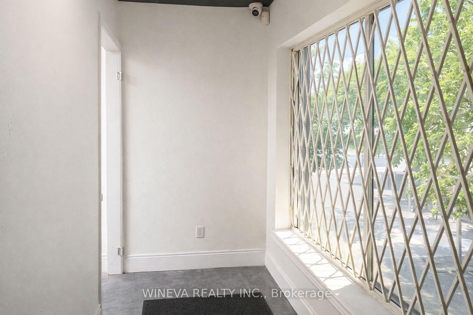 1908 Gerrard Street E, Unit B - Photo 2