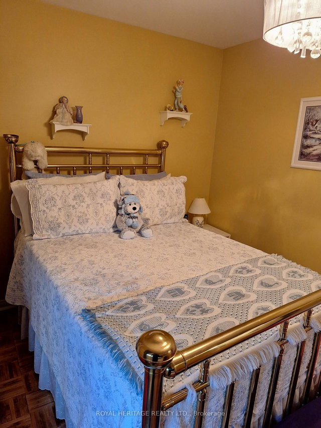 6 - 677 Marksbury Road