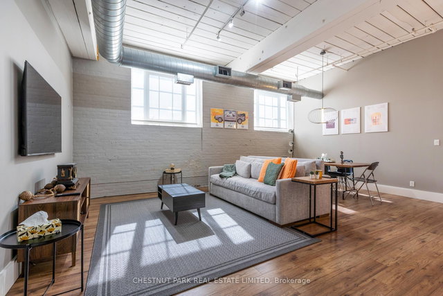 1 - 1135 Dundas Street E