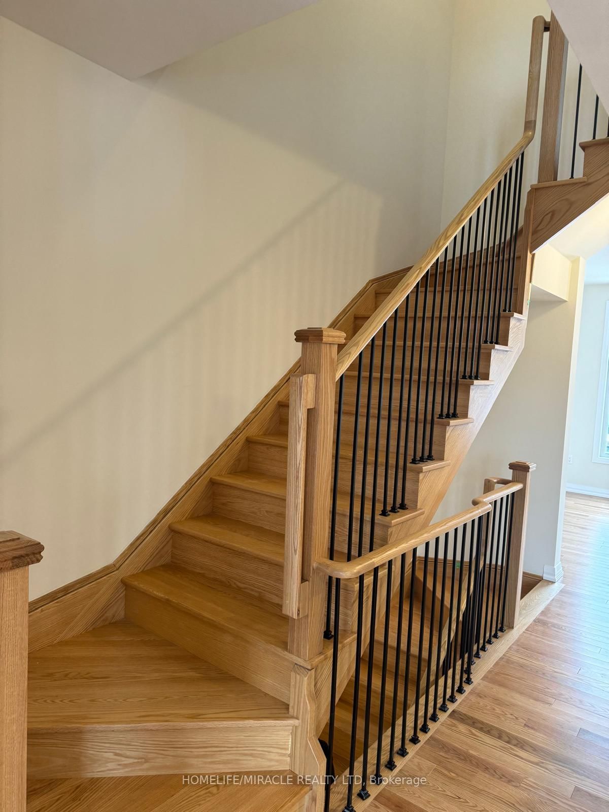 Townhouse for sale at 34 Coote Court, Pickering, Ontario, L1T 0P5 - Brock Ridge - MLS: E12853182