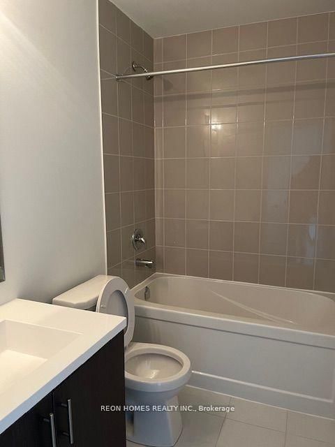 Townhouse for lease at 764 Heathrow Path, Oshawa, Ontario, L1H 7K5 - Samac - MLS: E12855114