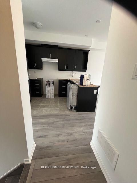Townhouse for lease at 764 Heathrow Path, Oshawa, Ontario, L1H 7K5 - Samac - MLS: E12855114