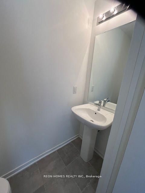 Townhouse for lease at 764 Heathrow Path, Oshawa, Ontario, L1H 7K5 - Samac - MLS: E12855114