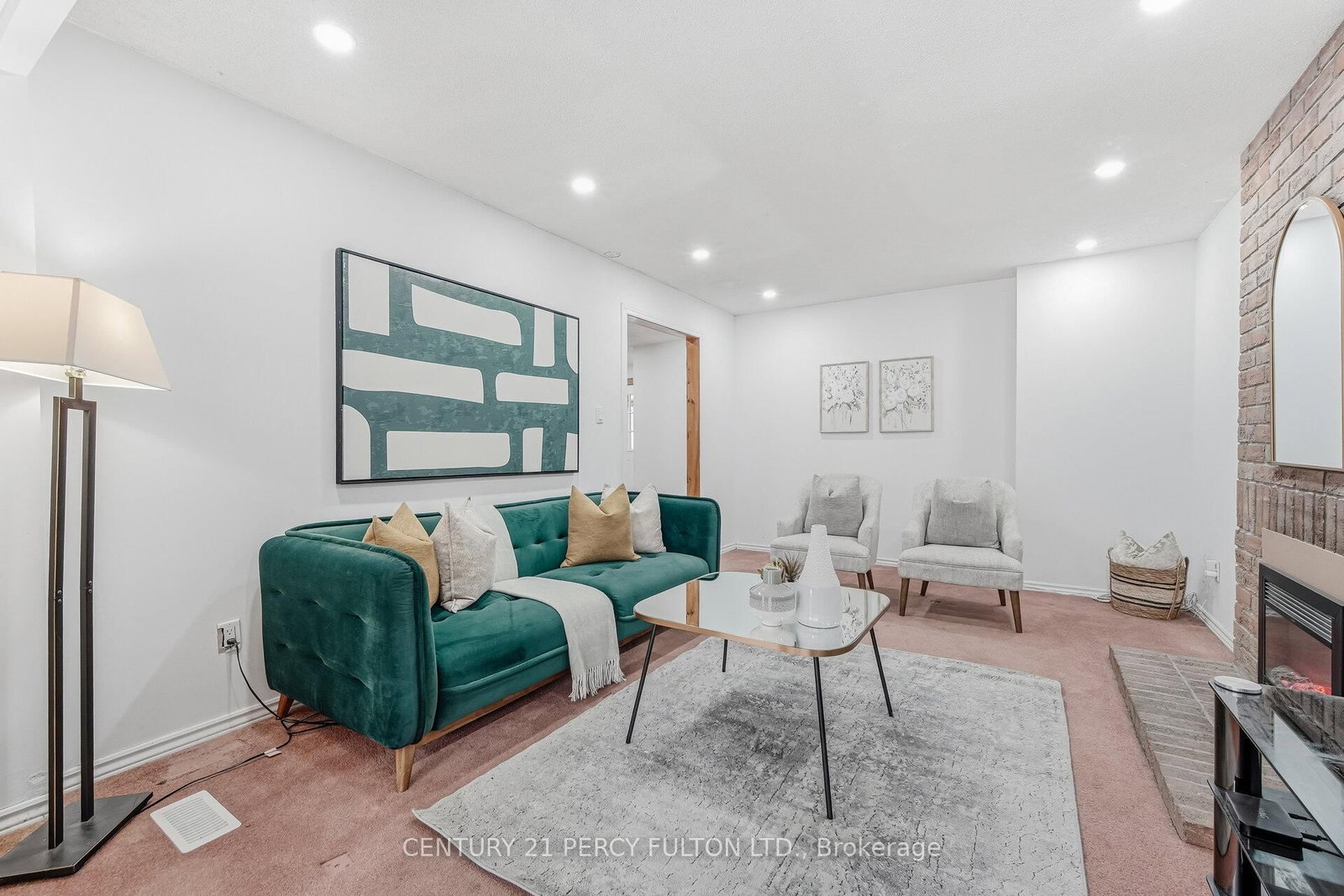 Detached House for sale at 782 Aspen Road, Pickering, Ontario, L1V 3S3 - Amberlea - MLS: E12855156