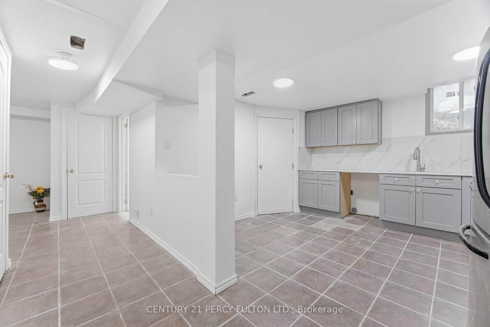 Detached House for sale at 782 Aspen Road, Pickering, Ontario, L1V 3S3 - Amberlea - MLS: E12855156