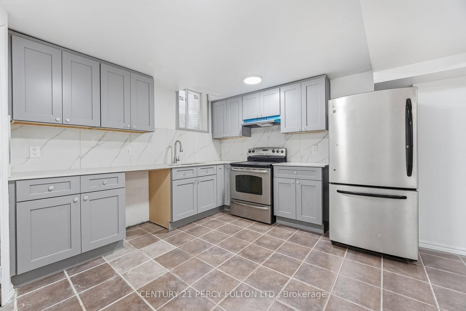 Detached House for sale at 782 Aspen Road, Pickering, Ontario, L1V 3S3 - Amberlea - MLS: E12855156