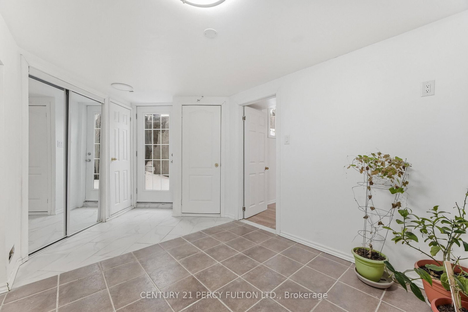 Detached House for sale at 782 Aspen Road, Pickering, Ontario, L1V 3S3 - Amberlea - MLS: E12855156