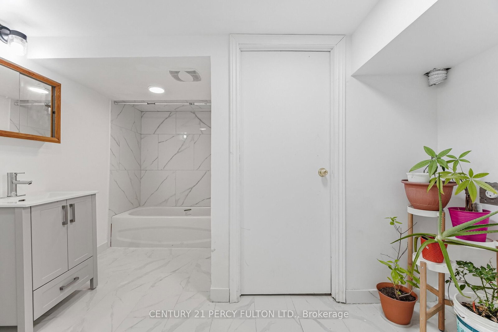 Detached House for sale at 782 Aspen Road, Pickering, Ontario, L1V 3S3 - Amberlea - MLS: E12855156