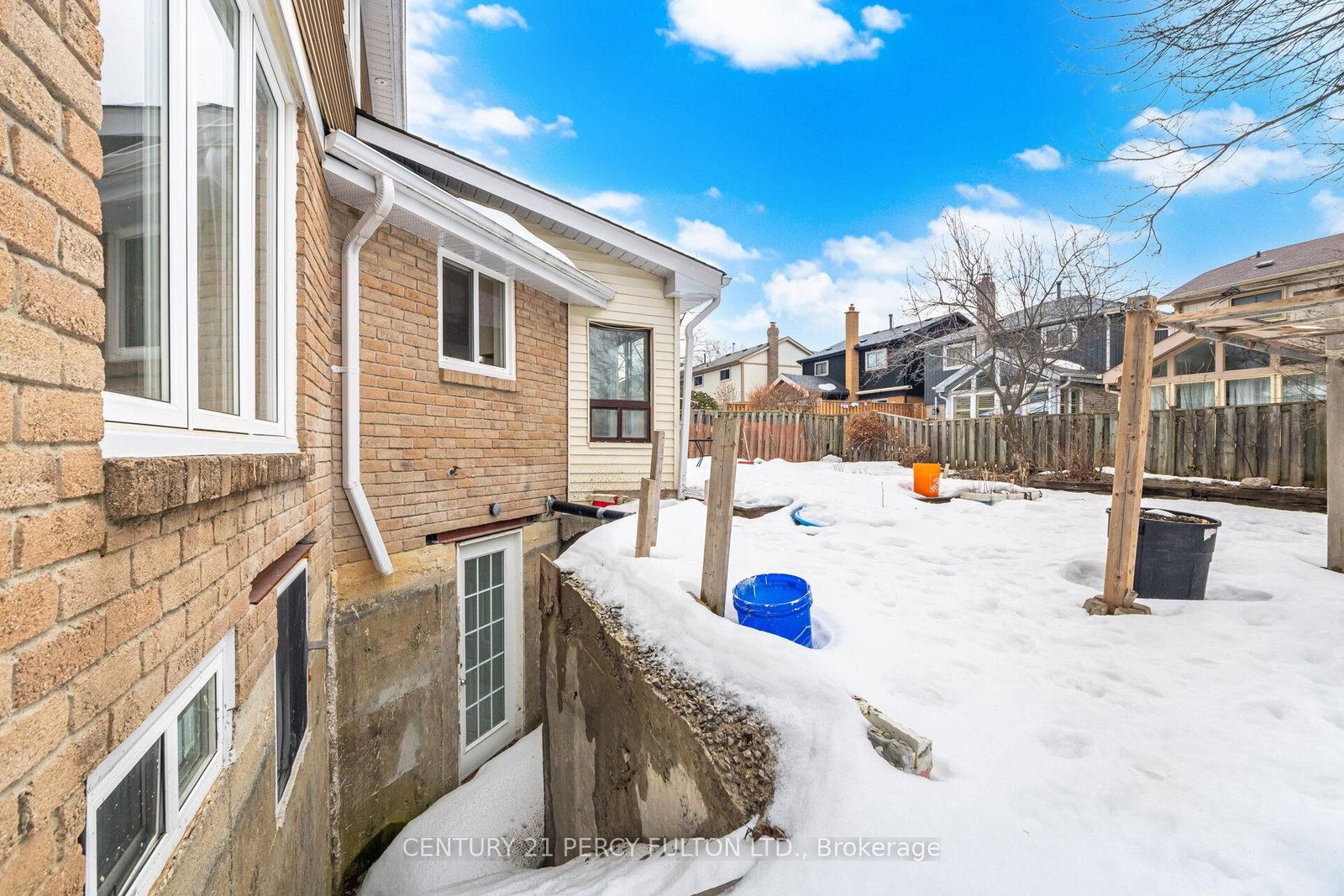 Detached House for sale at 782 Aspen Road, Pickering, Ontario, L1V 3S3 - Amberlea - MLS: E12855156