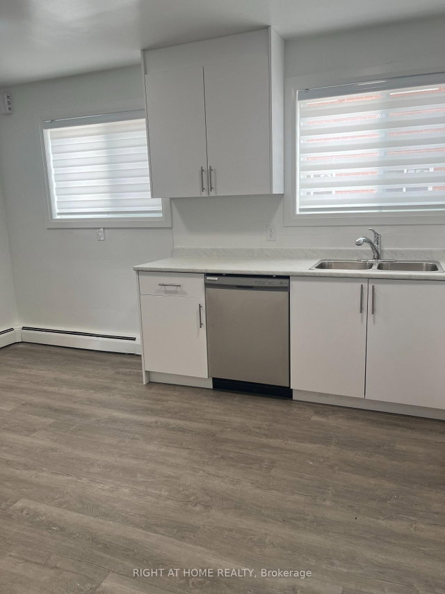 UNIT #2 - 129 Cedar Street