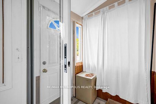 97 N Woodrow Blvd, Toronto, M1K 1W7 | Image 3