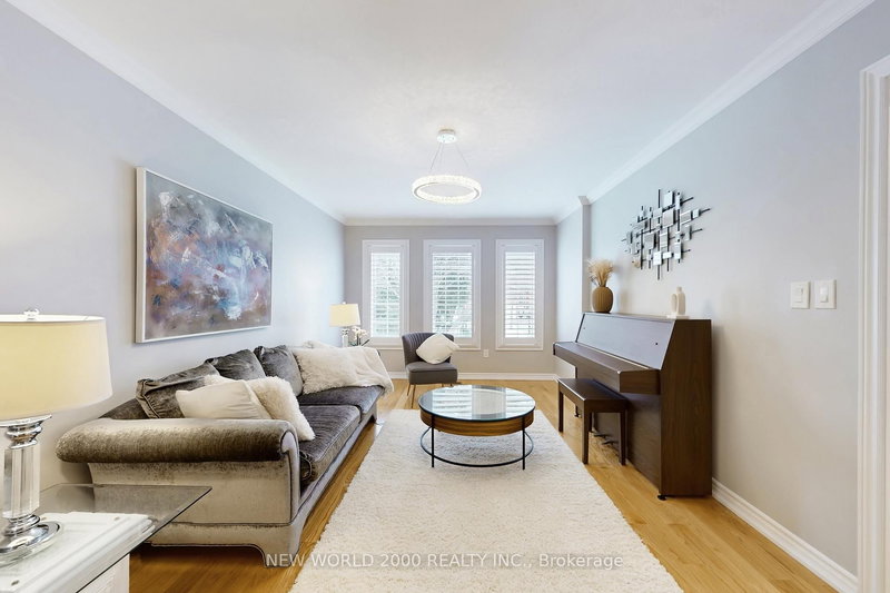 7 Finnegan Pl, Whitby, L1R 2G2 | Image 3