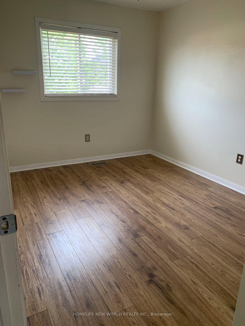 50 Toscana Dr, Whitby, L1R 3N7 | Image 2