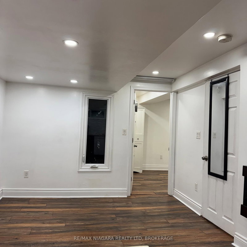 Lower - 844A Danforth Rd, Toronto, M1K 1H5 | Image 3