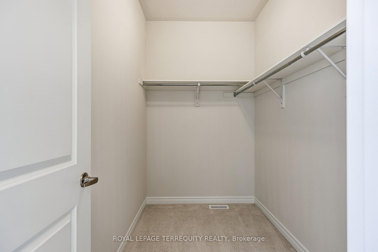 Detached House for sale at 1226 Talisman Manr, Pickering, Ontario, L1X 0R9 - Rural Pickering - MLS: E12859644