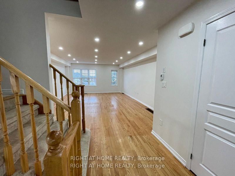 67 Magpie Way, Whitby, L1N 0K7 | Image 2