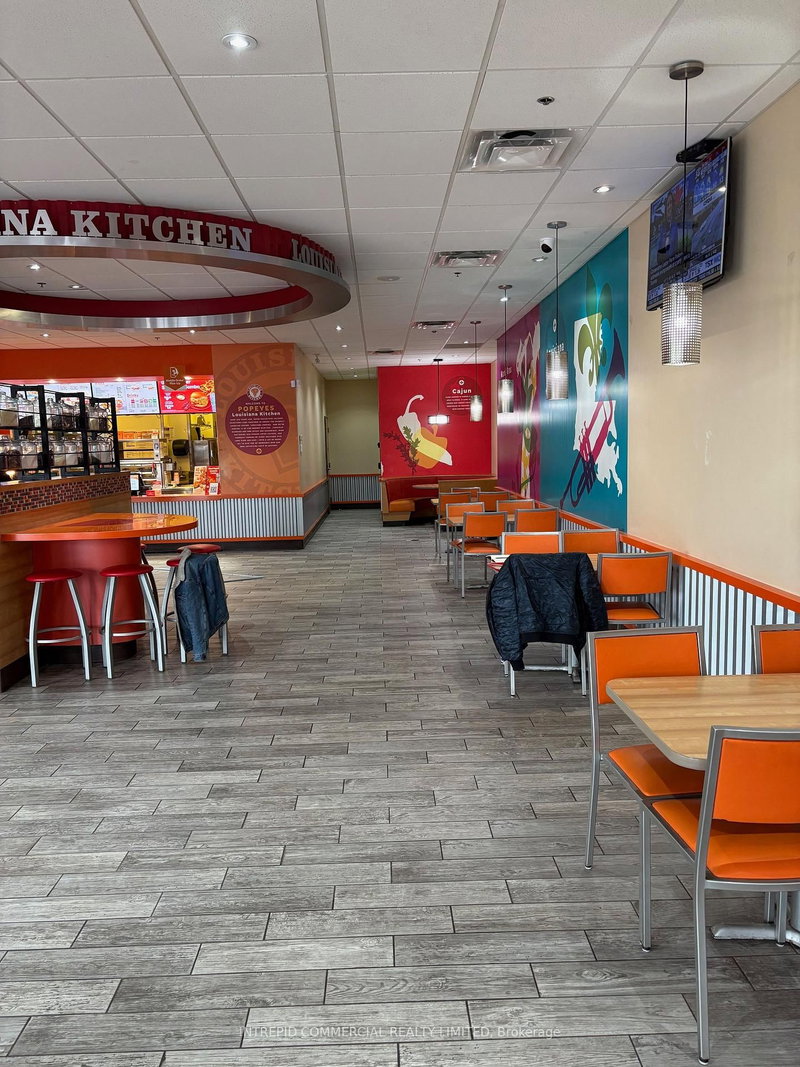 8 - 1414 King St E, Clarington, L1E 3B4 | Image 3