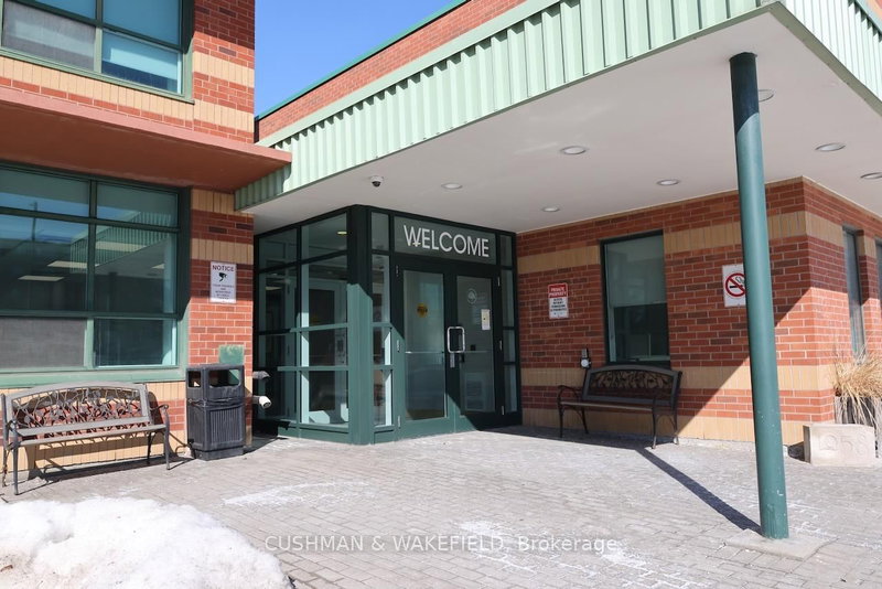 843 Kennedy Rd, Toronto, M1K 2E3 | Image 2