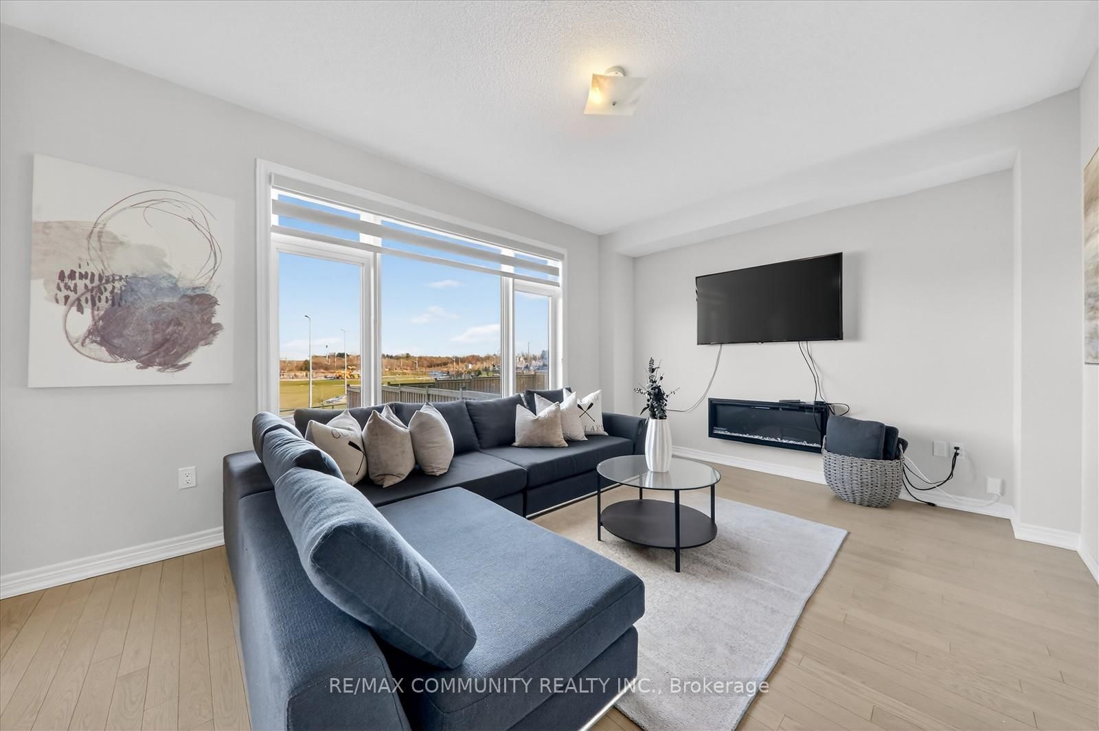 Detached House for sale at 5 Thelma Drive, Whitby, Ontario, L1P 0N3 - Rural Whitby - MLS: E12865326