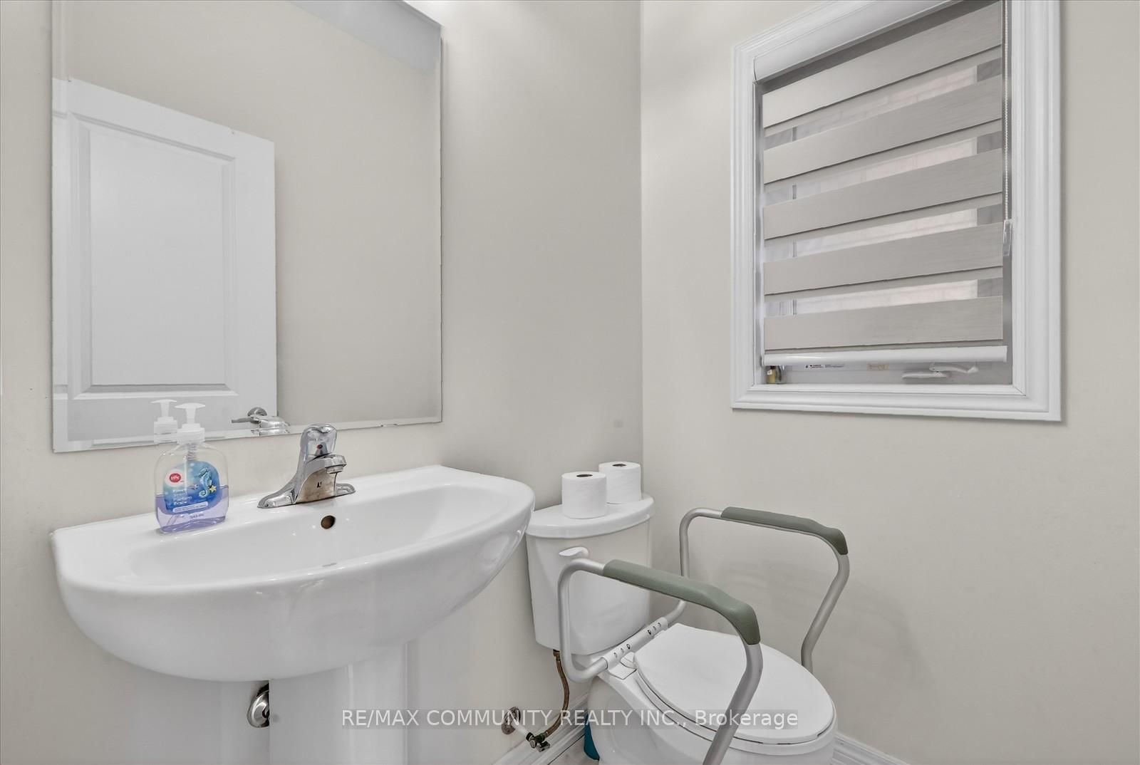 Detached House for sale at 5 Thelma Drive, Whitby, Ontario, L1P 0N3 - Rural Whitby - MLS: E12865326