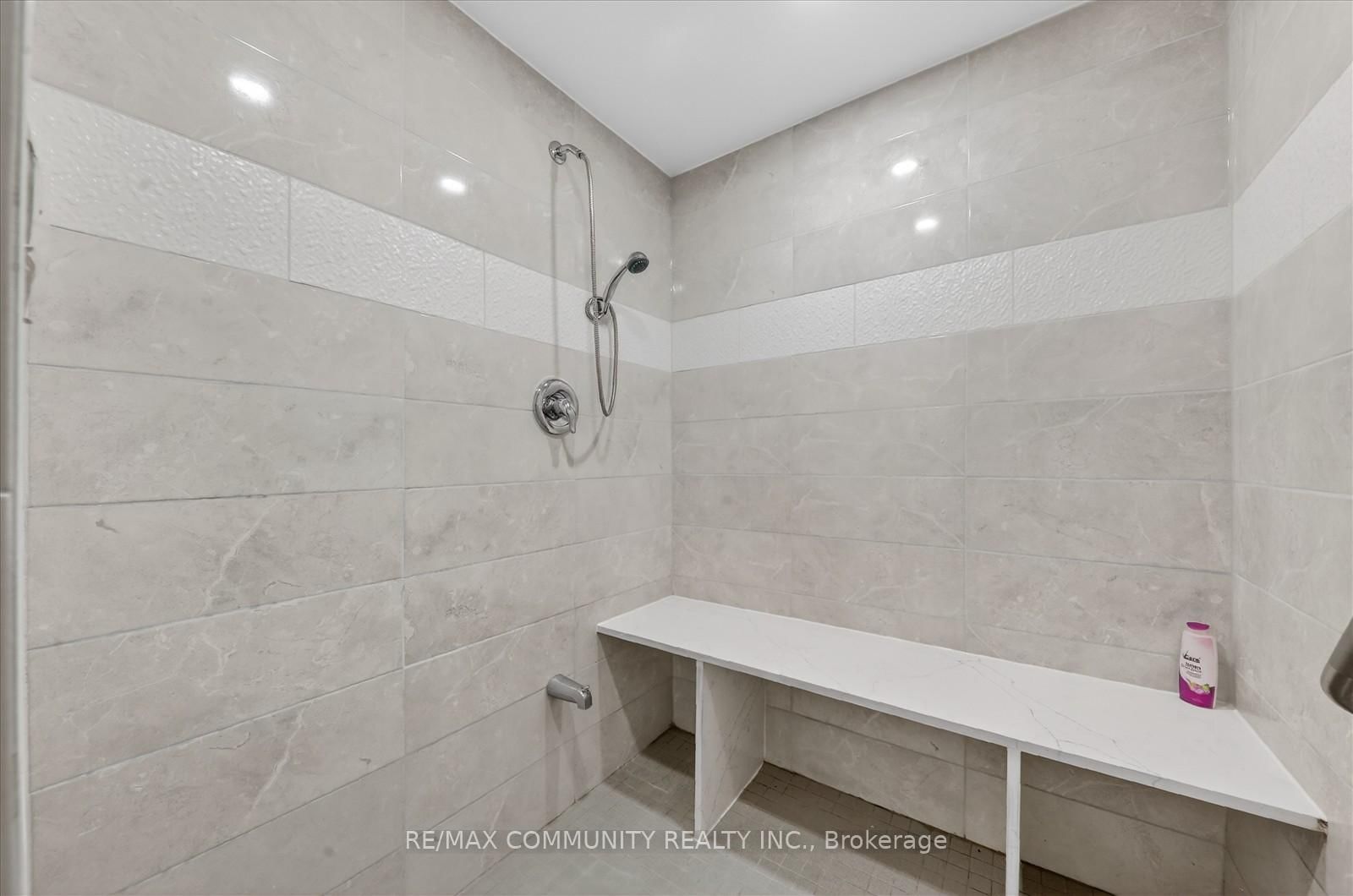 Detached House for sale at 5 Thelma Drive, Whitby, Ontario, L1P 0N3 - Rural Whitby - MLS: E12865326