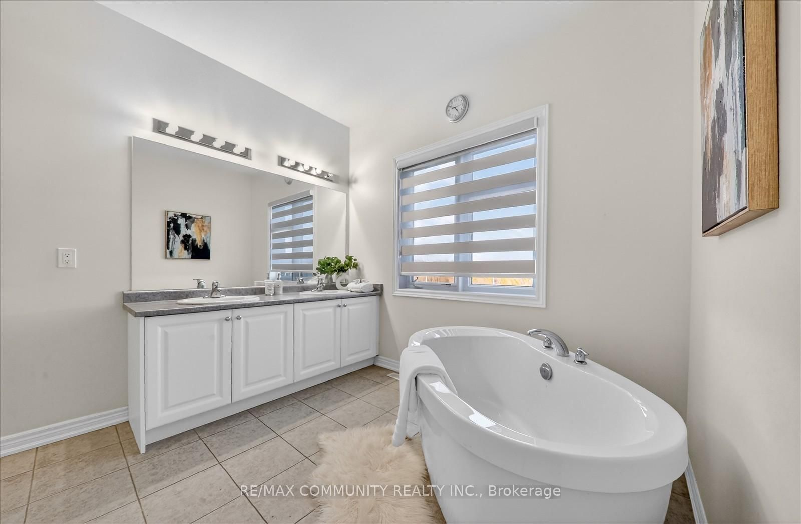 Detached House for sale at 5 Thelma Drive, Whitby, Ontario, L1P 0N3 - Rural Whitby - MLS: E12865326