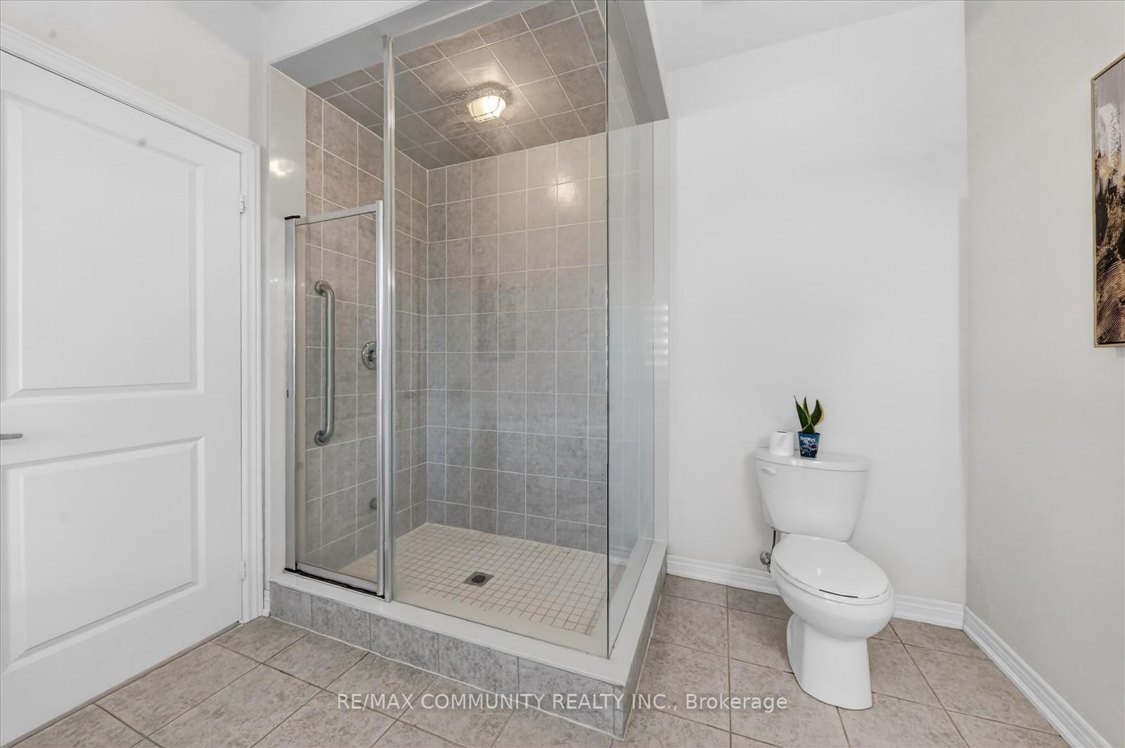 Detached House for sale at 5 Thelma Drive, Whitby, Ontario, L1P 0N3 - Rural Whitby - MLS: E12865326