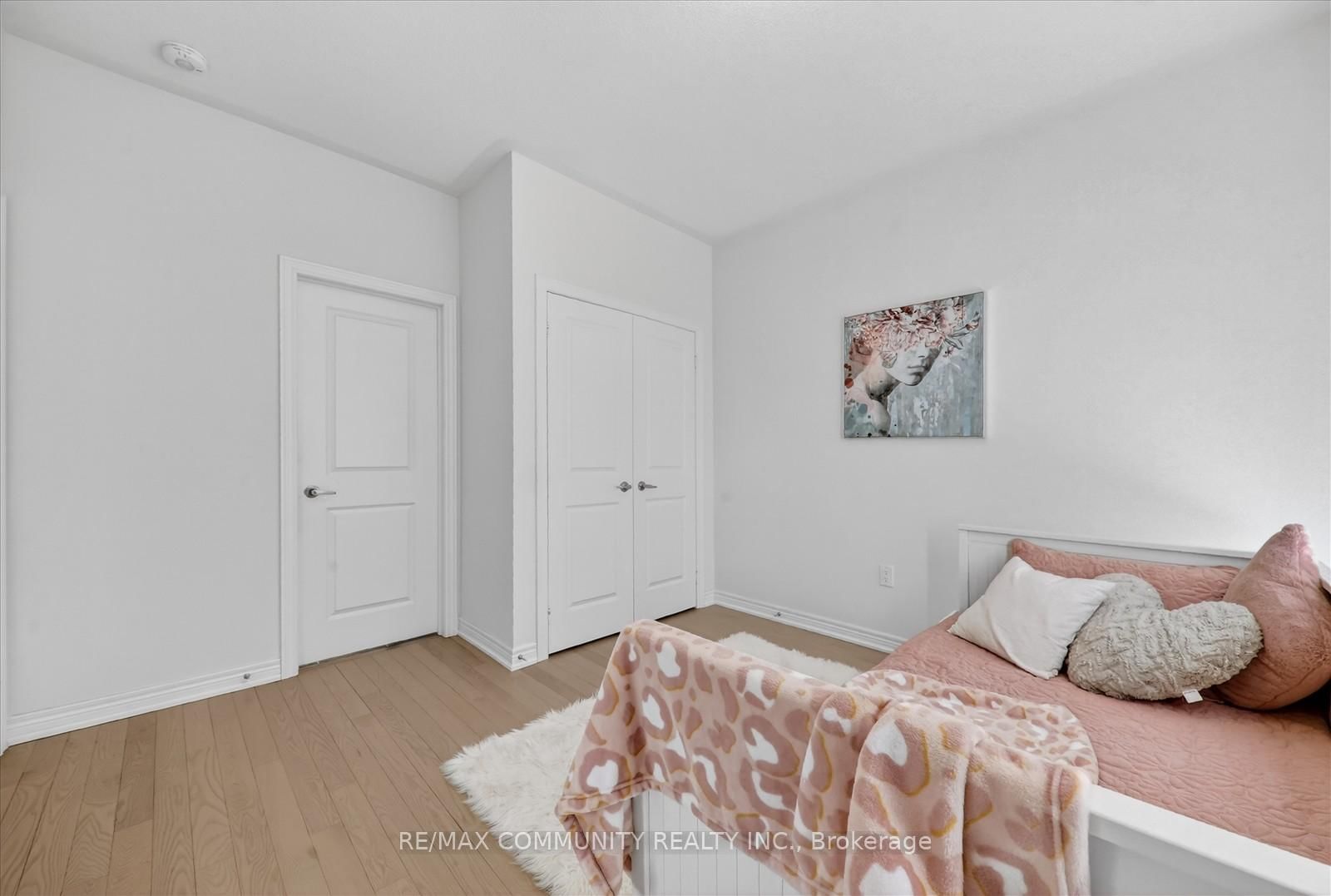 Detached House for sale at 5 Thelma Drive, Whitby, Ontario, L1P 0N3 - Rural Whitby - MLS: E12865326