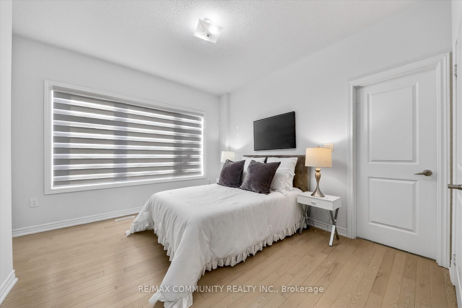 Detached House for sale at 5 Thelma Drive, Whitby, Ontario, L1P 0N3 - Rural Whitby - MLS: E12865326