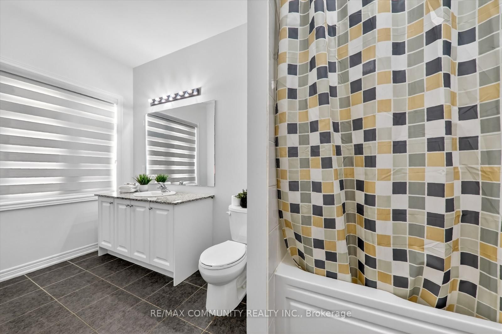 Detached House for sale at 5 Thelma Drive, Whitby, Ontario, L1P 0N3 - Rural Whitby - MLS: E12865326