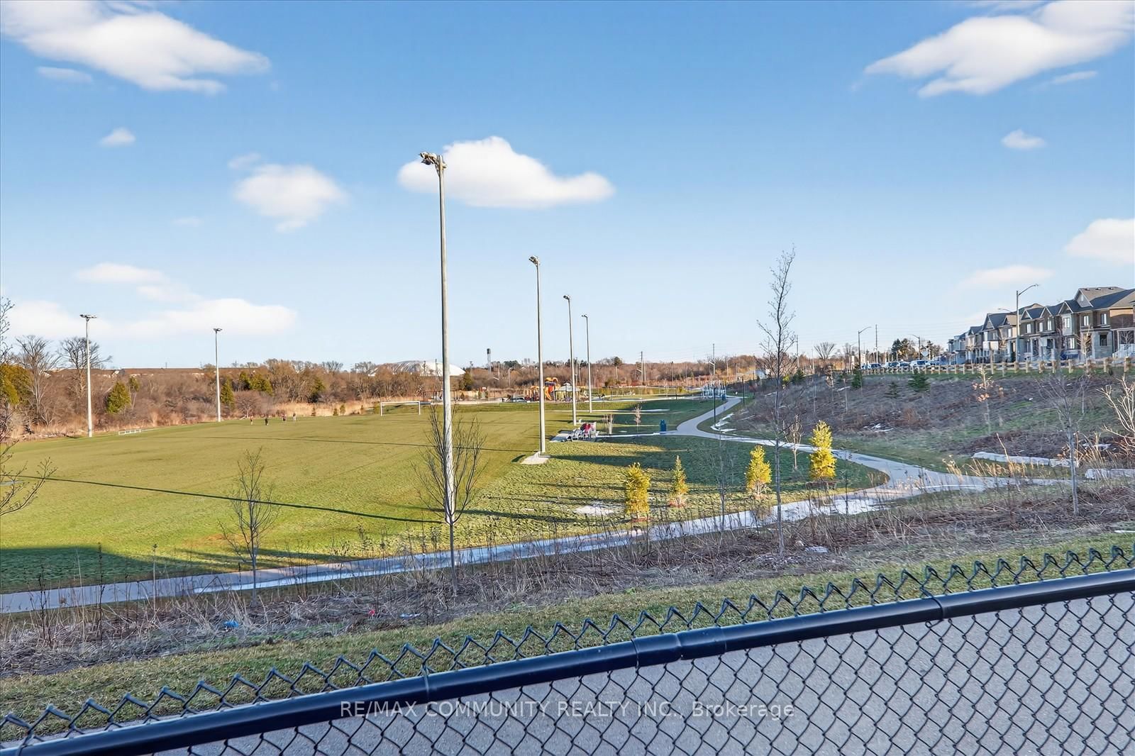 Detached House for sale at 5 Thelma Drive, Whitby, Ontario, L1P 0N3 - Rural Whitby - MLS: E12865326