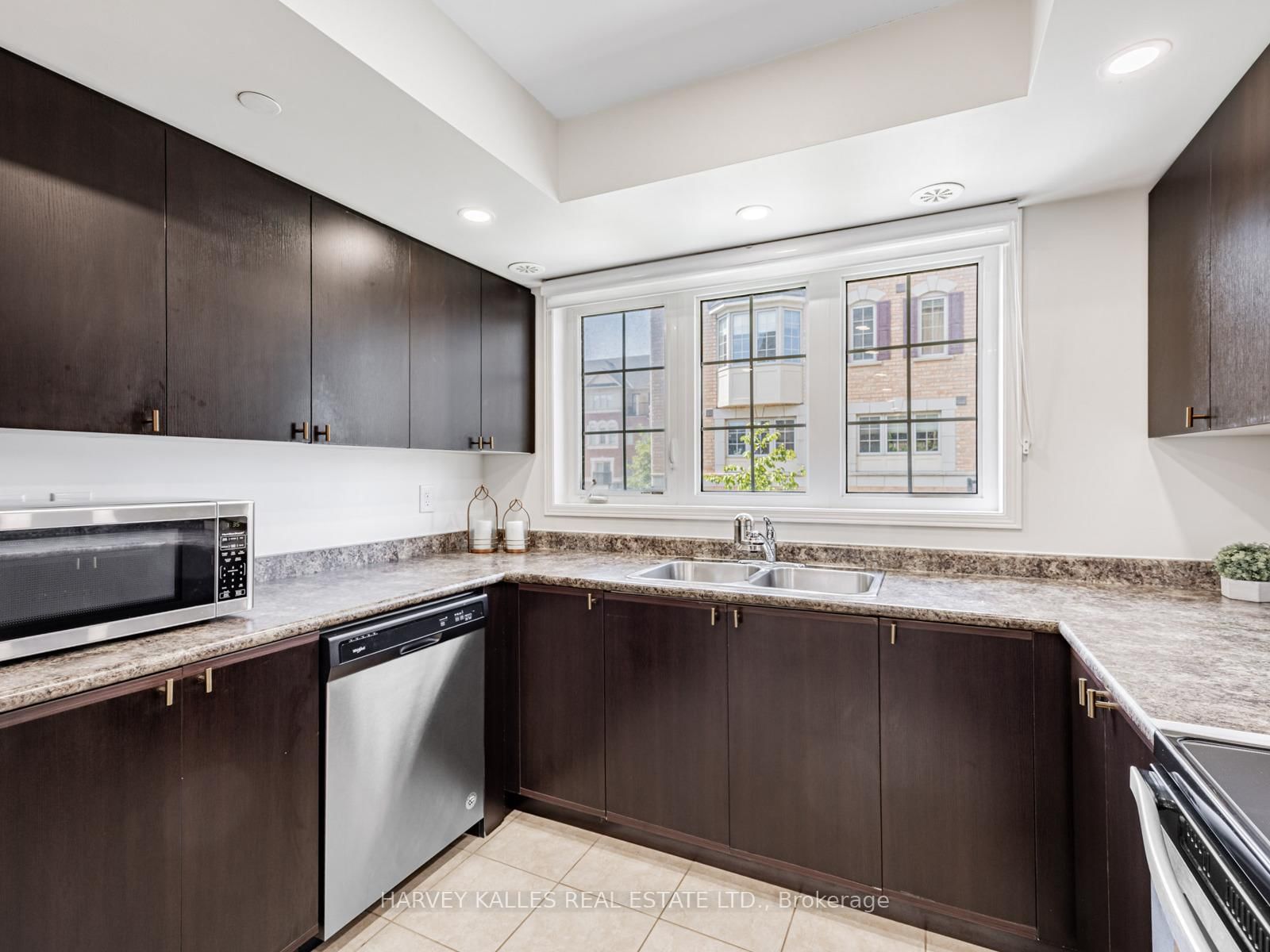 Townhouse for sale at 38 Glenstal Path, Oshawa, Ontario, L1L 0L2 - Windfields - MLS: E12865454