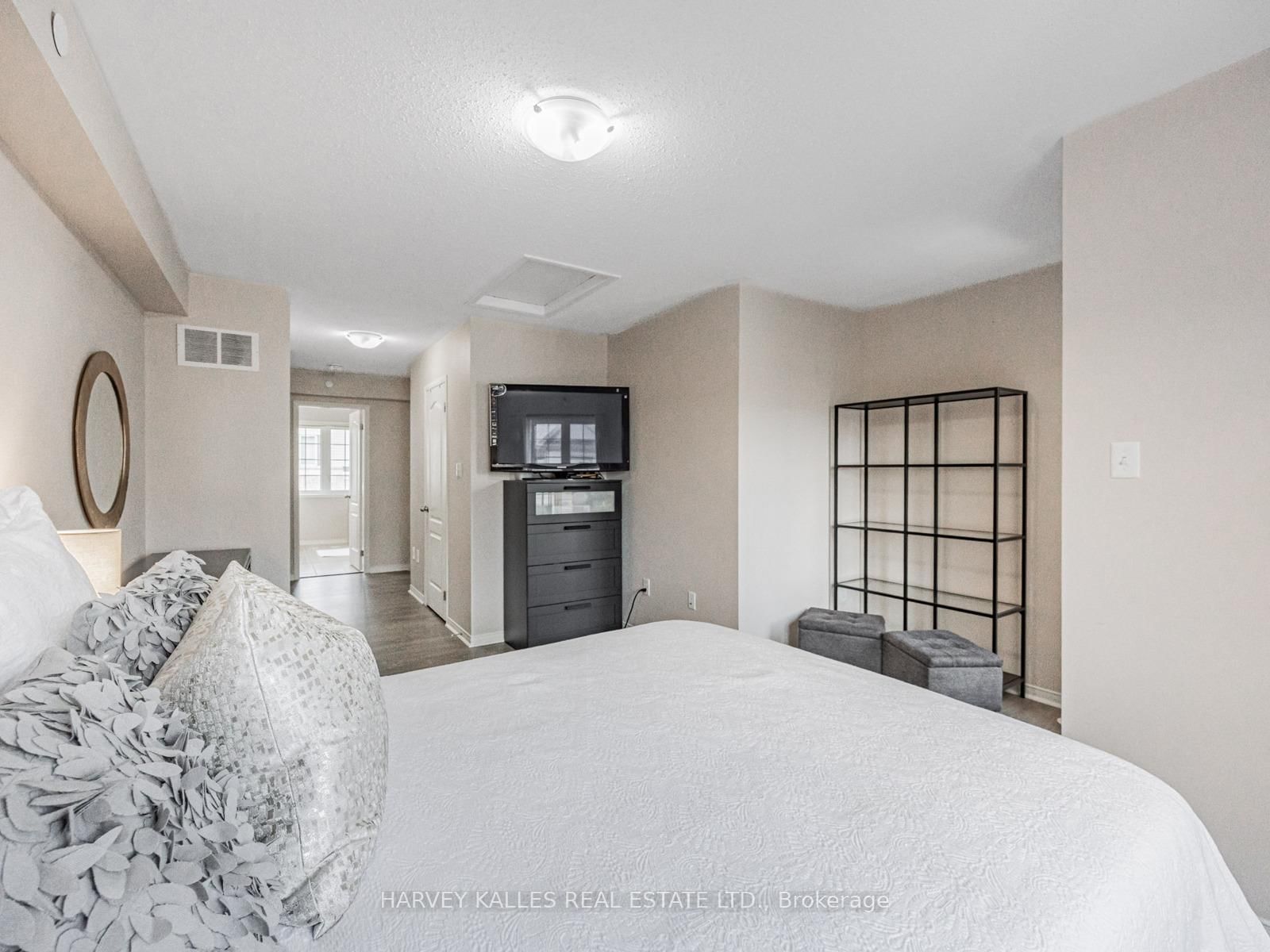 Townhouse for sale at 38 Glenstal Path, Oshawa, Ontario, L1L 0L2 - Windfields - MLS: E12865454