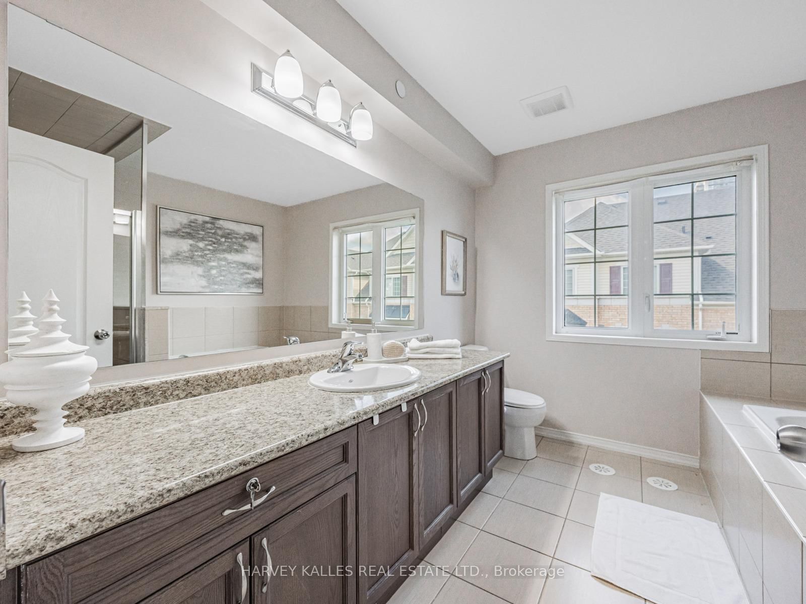 Townhouse for sale at 38 Glenstal Path, Oshawa, Ontario, L1L 0L2 - Windfields - MLS: E12865454