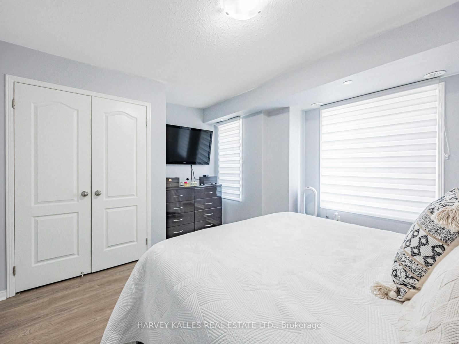 Townhouse for sale at 38 Glenstal Path, Oshawa, Ontario, L1L 0L2 - Windfields - MLS: E12865454