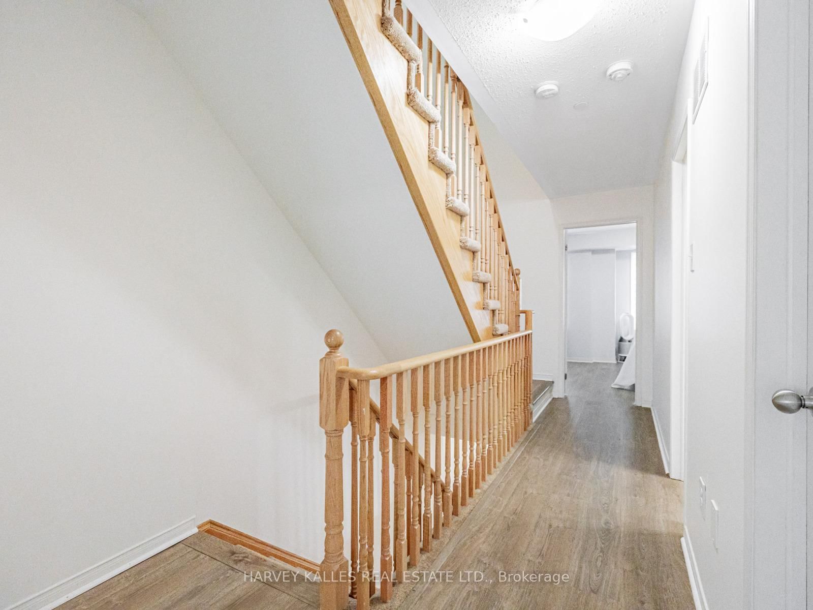 Townhouse for sale at 38 Glenstal Path, Oshawa, Ontario, L1L 0L2 - Windfields - MLS: E12865454