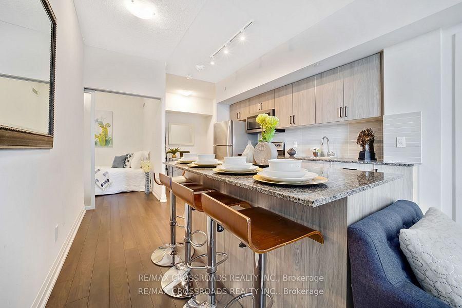 Condo for lease at 1910-20 Meadowglen Place, Toronto, Ontario, M1G 0A9 - Woburn - MLS: E12866224