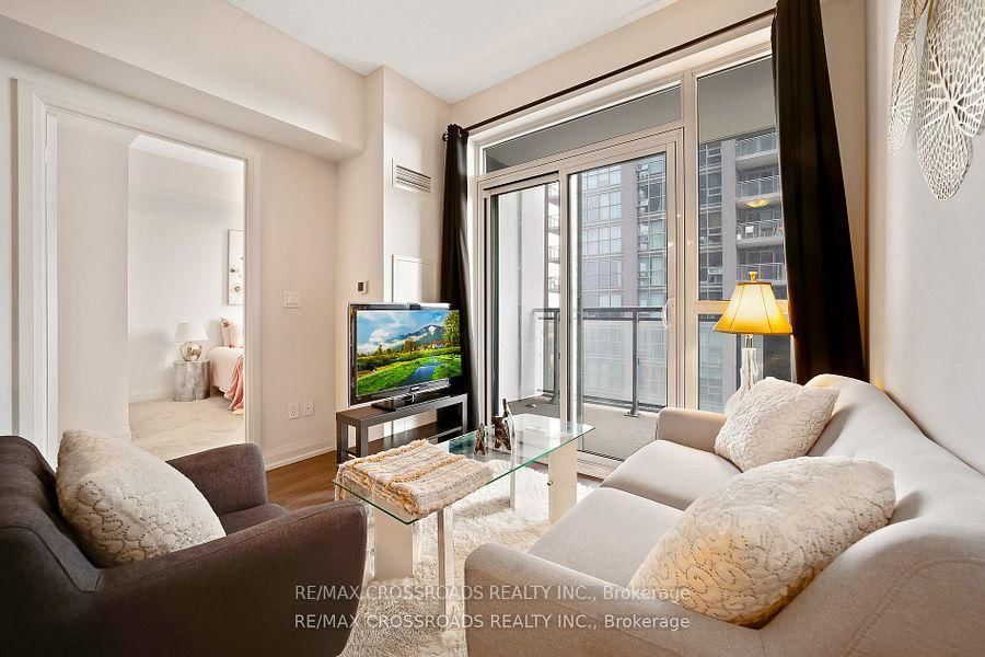 Condo for lease at 1910-20 Meadowglen Place, Toronto, Ontario, M1G 0A9 - Woburn - MLS: E12866224