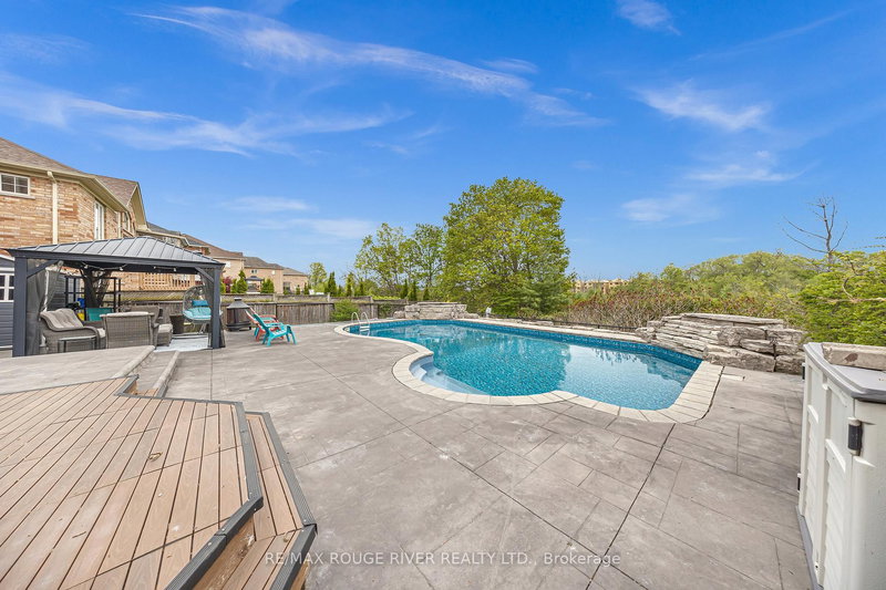 8 St Philip Crt, Whitby, L1P 0A5 | Image 3