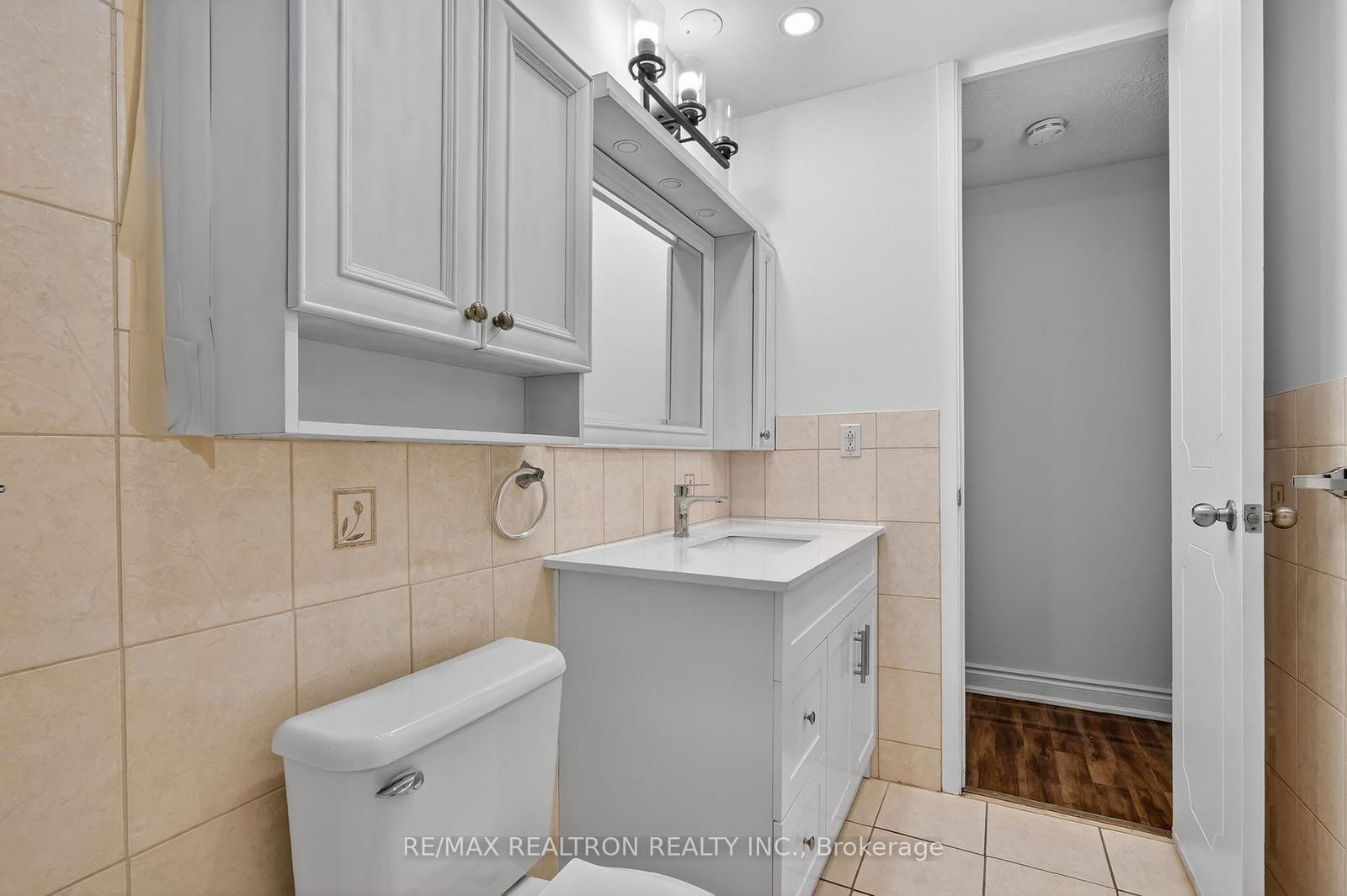 Detached House for sale at 802 Modlin Road, Pickering, Ontario, L1W 1V3 - Bay Ridges - MLS: E12867156