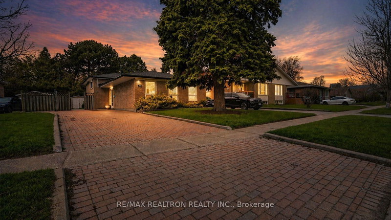 802 Modlin Rd, Pickering, L1W 1V3 | Image 3