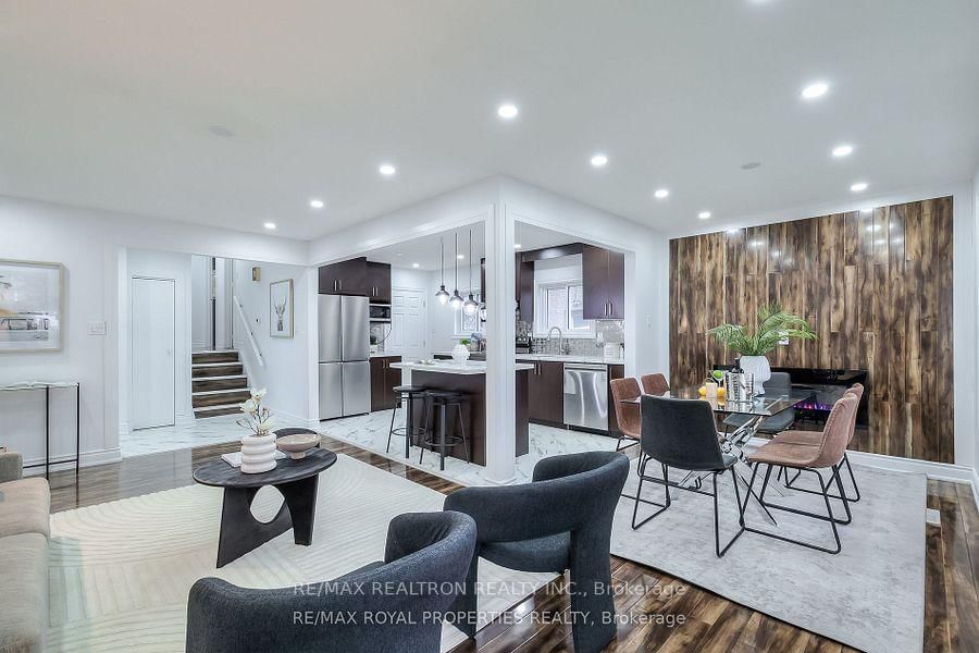 Detached House for sale at 802 Modlin Road, Pickering, Ontario, L1W 1V3 - Bay Ridges - MLS: E12867156