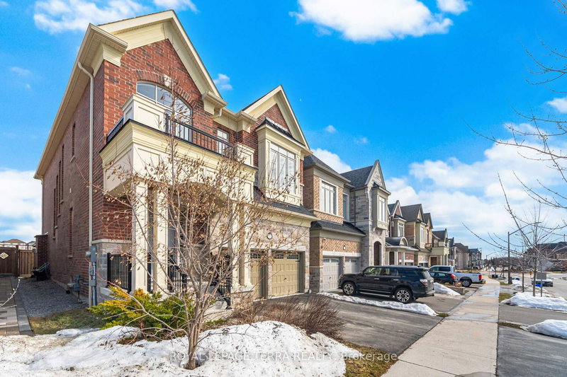 11 Lockton St, Whitby, L1P 0E1 | Image 3