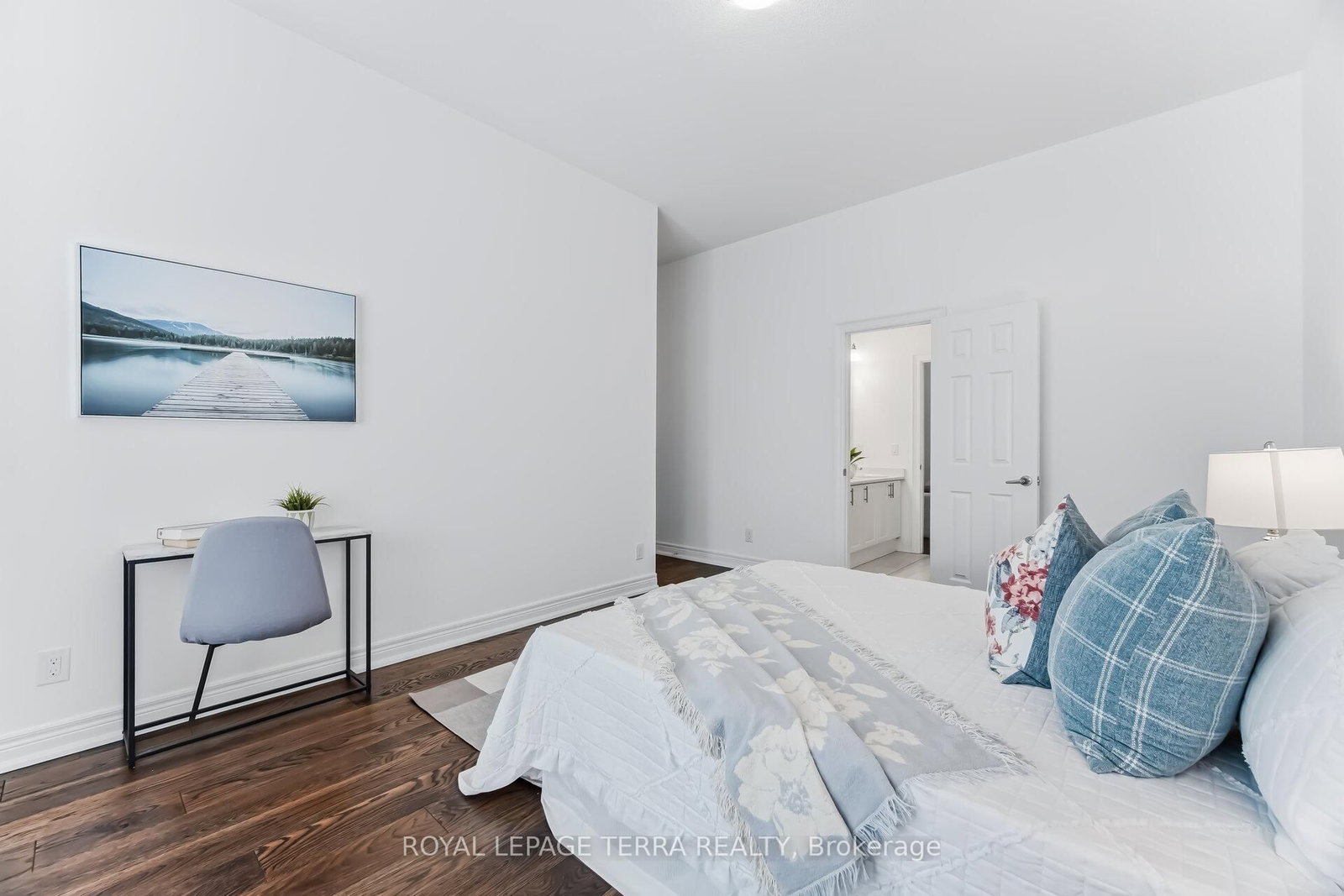 Detached House for sale at 11 Lockton Street, Whitby, Ontario, L1P 0E1 - Williamsburg - MLS: E12867714