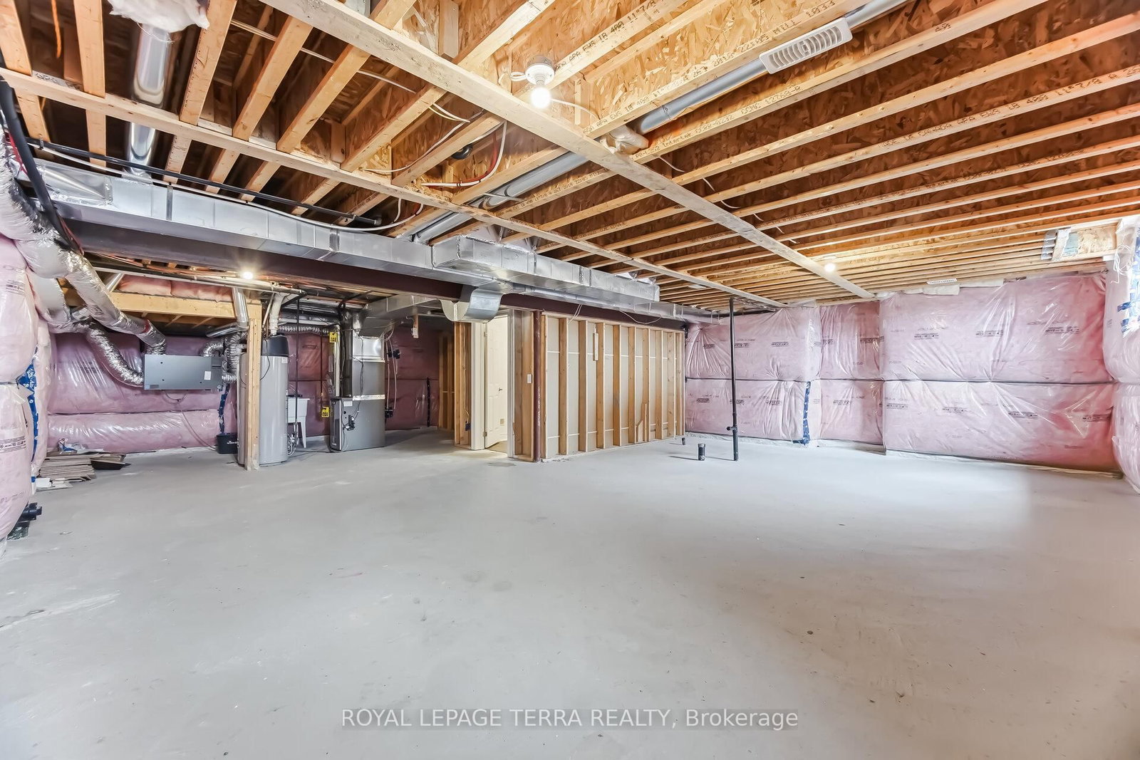 Detached House for sale at 11 Lockton Street, Whitby, Ontario, L1P 0E1 - Williamsburg - MLS: E12867714