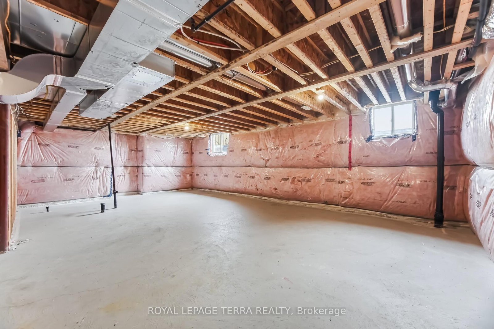 Detached House for sale at 11 Lockton Street, Whitby, Ontario, L1P 0E1 - Williamsburg - MLS: E12867714