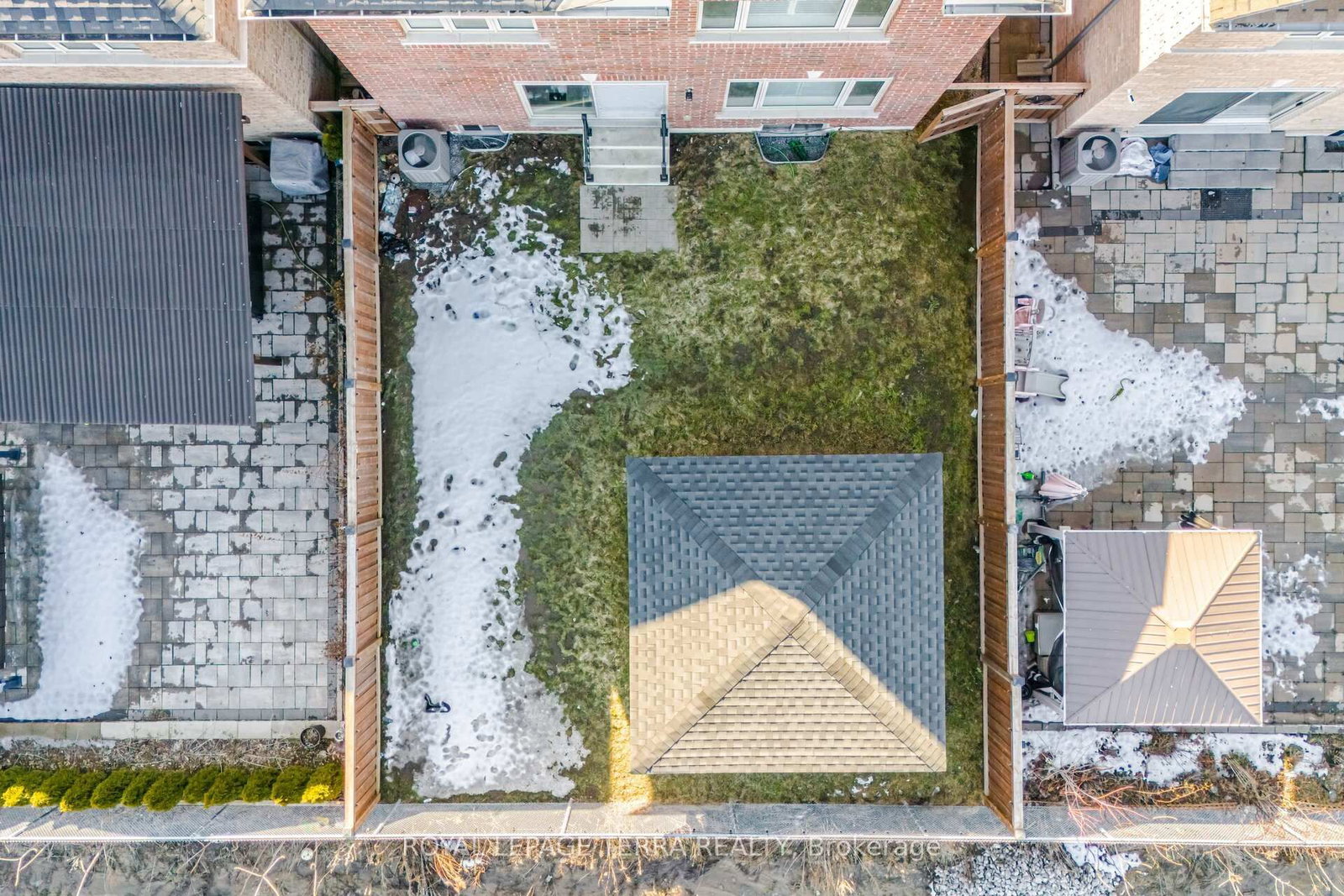 Detached House for sale at 11 Lockton Street, Whitby, Ontario, L1P 0E1 - Williamsburg - MLS: E12867714