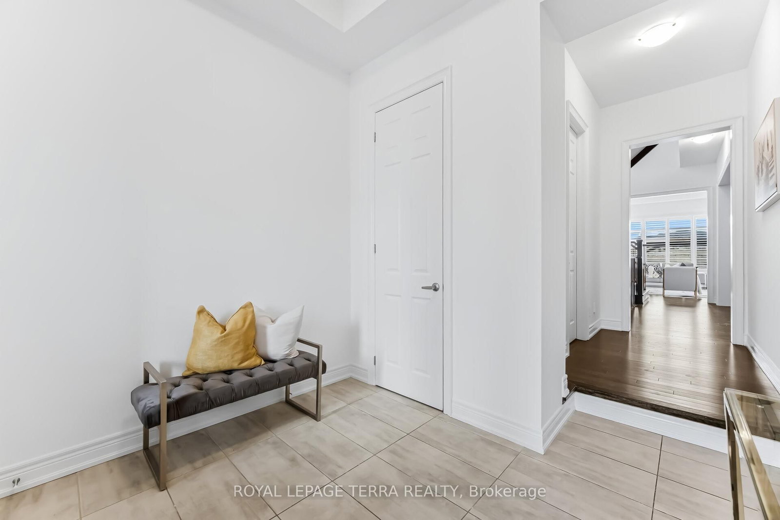 Detached House for sale at 11 Lockton Street, Whitby, Ontario, L1P 0E1 - Williamsburg - MLS: E12867714