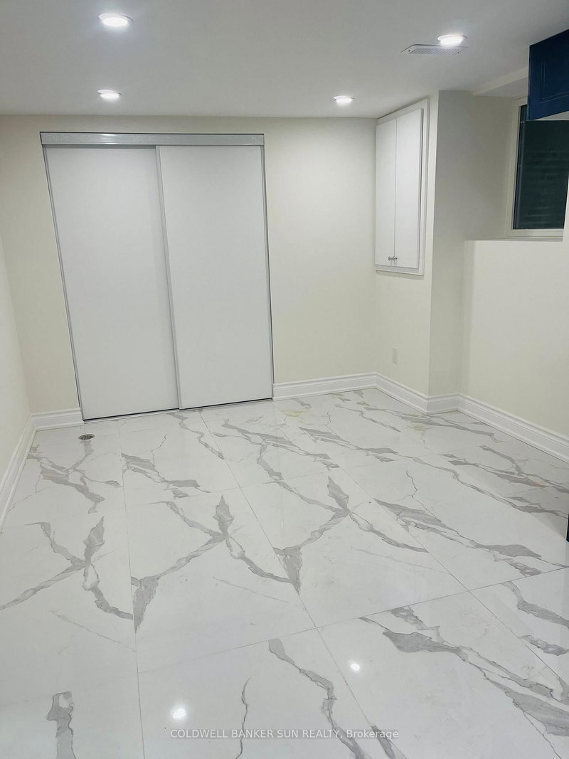 Bsmt - 220 Bloor St W, Oshawa, L1J 1P8 | Image 3